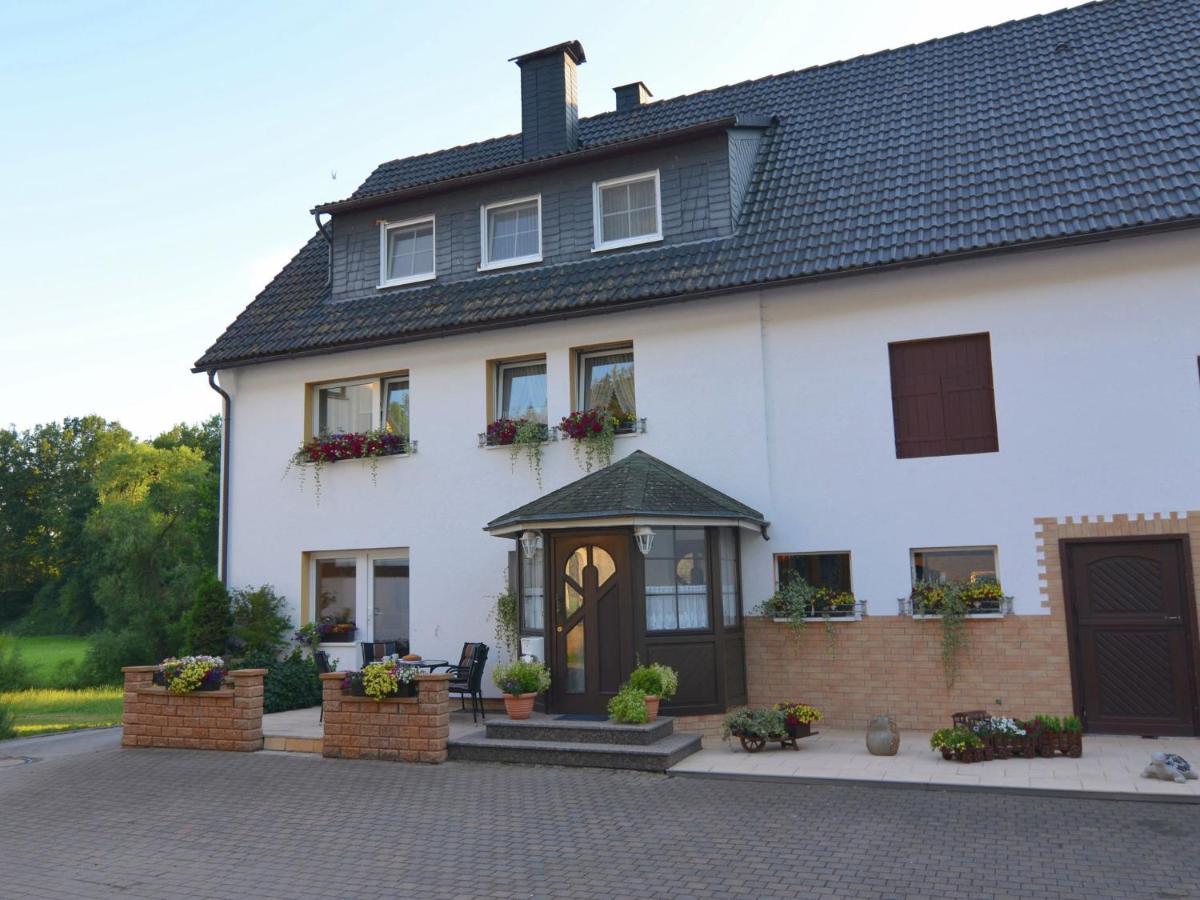 Modern Holiday Home Idyllic Setting With Terrace メーデバッハ エクステリア 写真