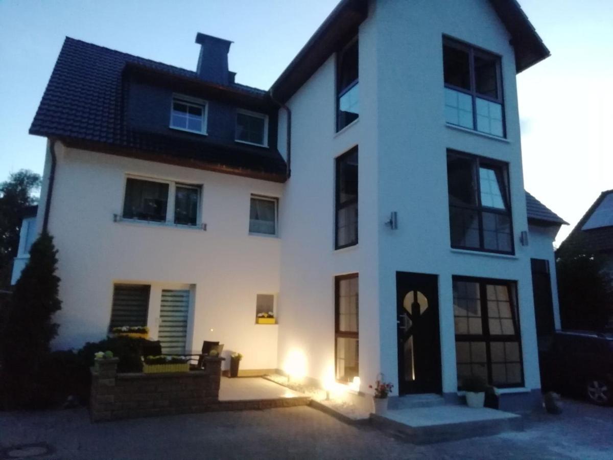 Modern Holiday Home Idyllic Setting With Terrace メーデバッハ エクステリア 写真